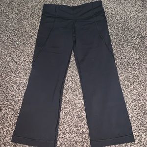 Black lululemon crop leggings